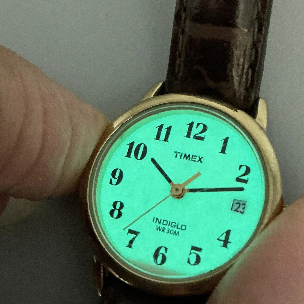 Timex Indiglo WR 30M Womens Watch 25mm Easy Reader Gold Tone Leather New Battery
